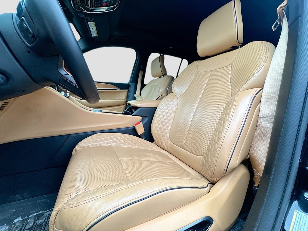 2022 Jeep Grand Cherokee Summit Reserve