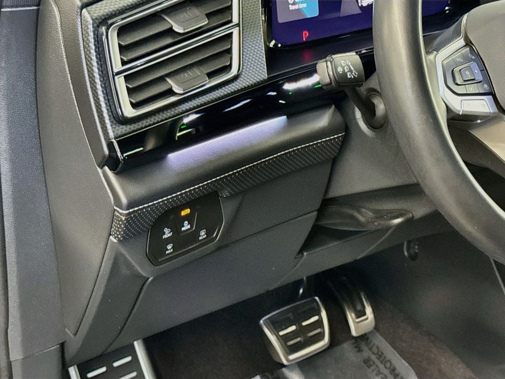 2024 Volkswagen Atlas Cross Sport 2.0T SEL R-Line