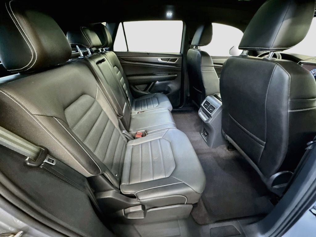 2024 Volkswagen Atlas Cross Sport 2.0T SEL R-Line