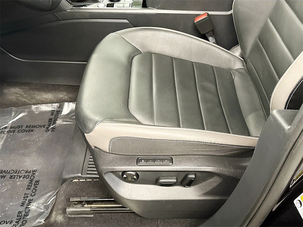 2023 Volkswagen Atlas Cross Sport 3.6L V6 SEL Premium R-Line