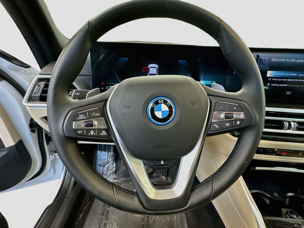 2023 BMW 330e xDrive 330e xDrive