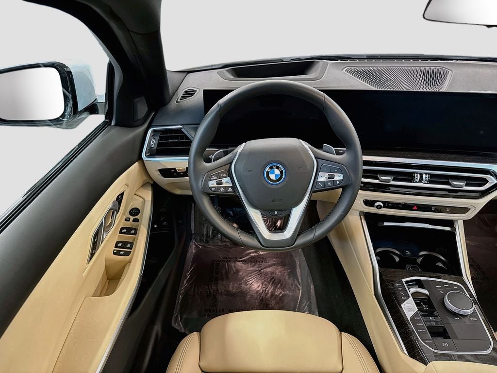 2023 BMW 330e xDrive 330e xDrive