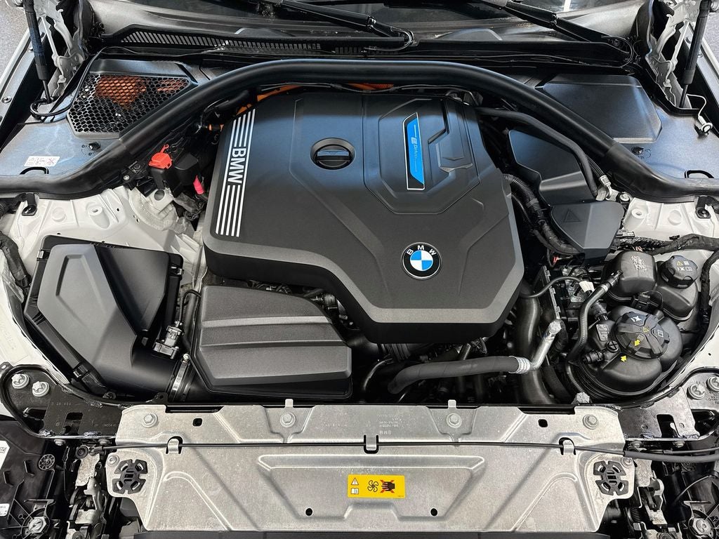 2023 BMW 330e xDrive 330e xDrive