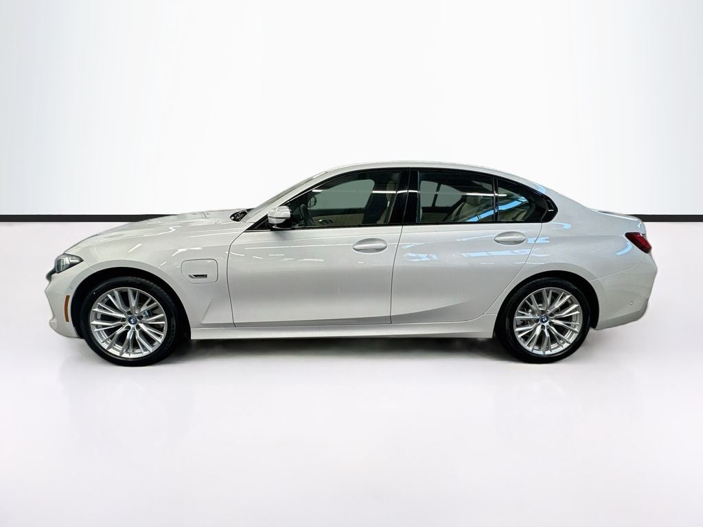 2023 BMW 330e xDrive 330e xDrive