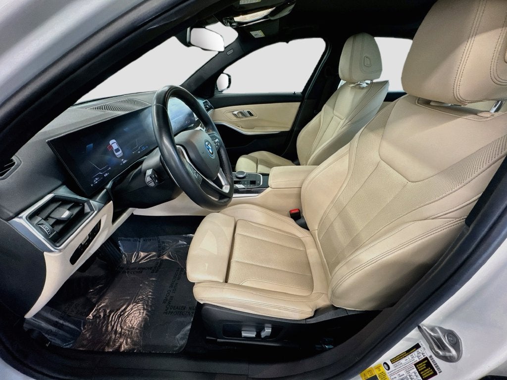 2023 BMW 330e xDrive 330e xDrive