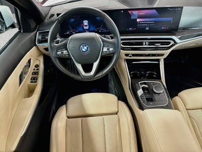2023 BMW 330e xDrive 330e xDrive