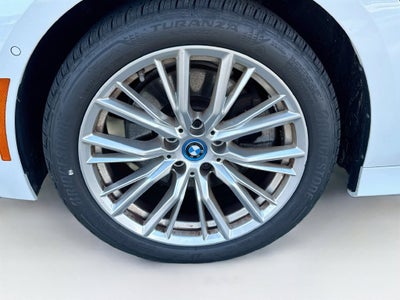 2023 BMW 330e xDrive 330e xDrive