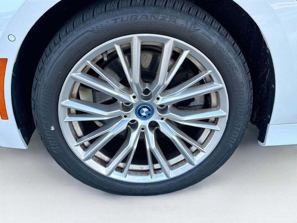 2023 BMW 330e xDrive 330e xDrive