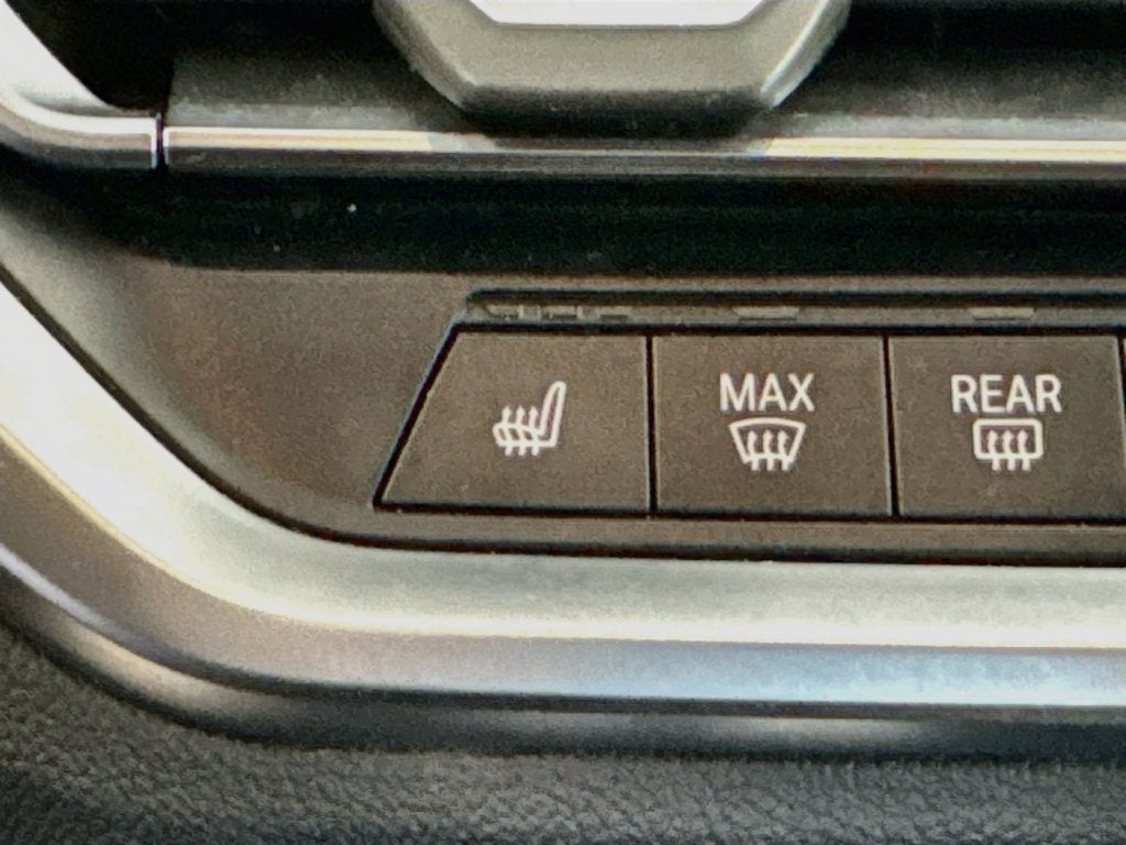 2022 BMW 330e xDrive 330e xDrive