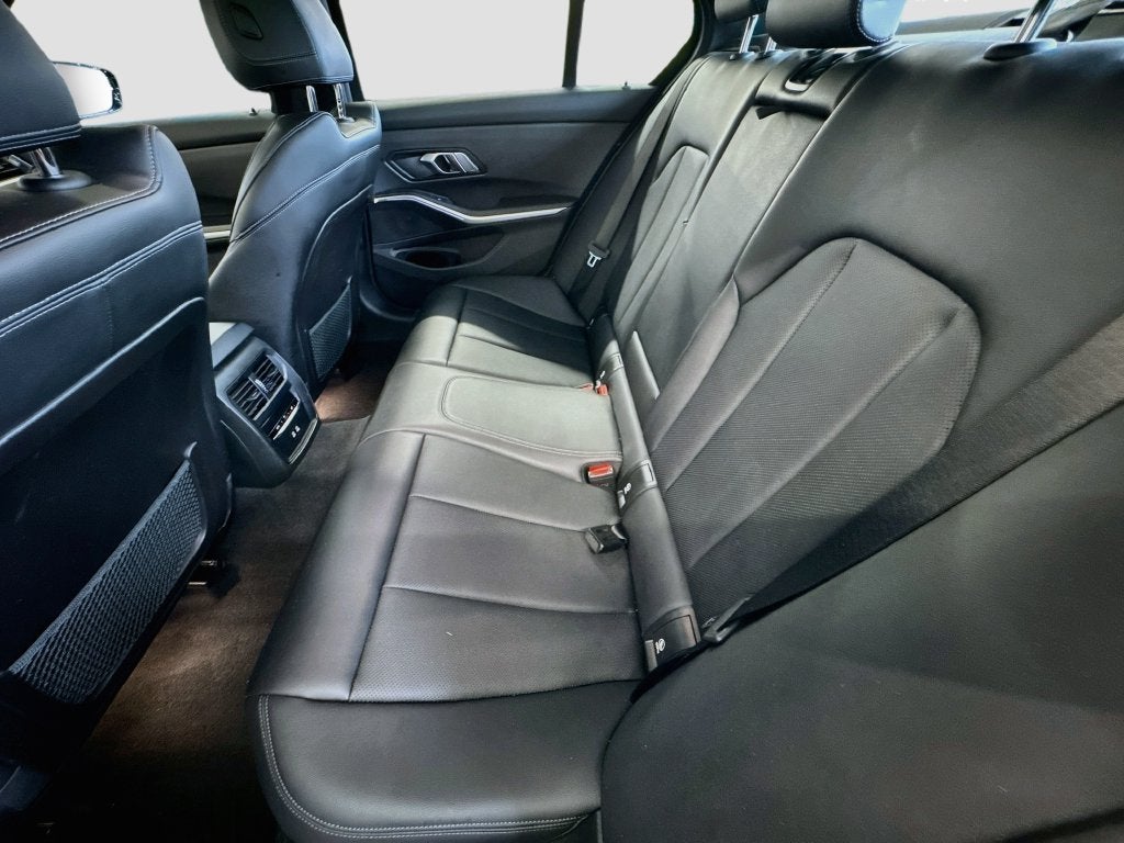 2022 BMW 330e xDrive 330e xDrive