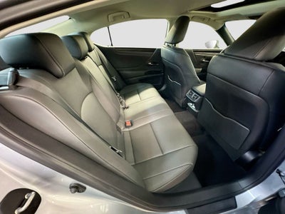2025 Lexus ES 300h