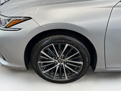 2025 Lexus ES 300h
