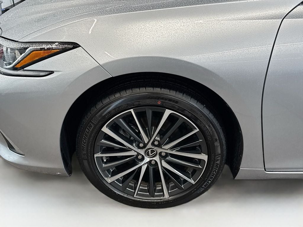2025 Lexus ES 300h