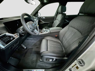 2027 BMW X7 Base