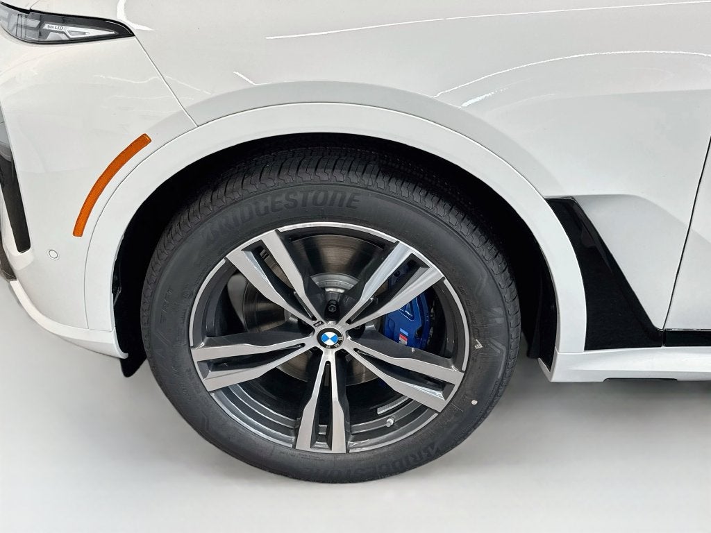 2027 BMW X7 Base