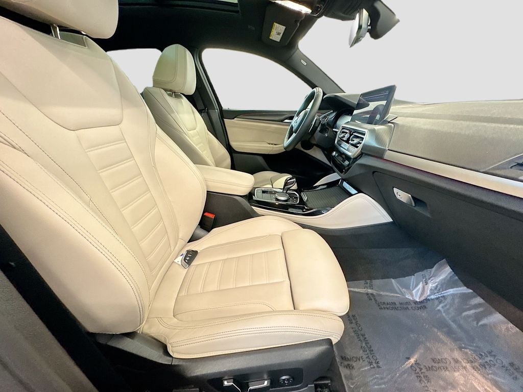 2025 BMW X4 xDrive30i