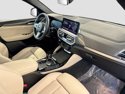 2025 BMW X4 xDrive30i