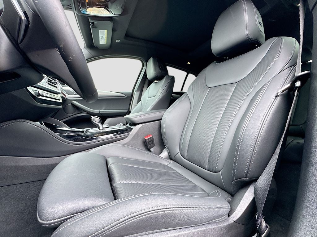 2025 BMW X4 xDrive30i