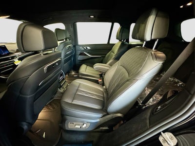 2027 BMW X7 M60i
