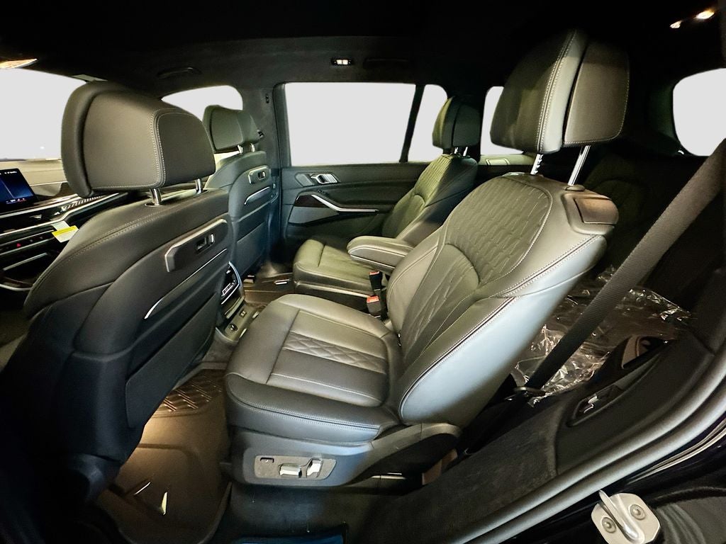 2027 BMW X7 M60i