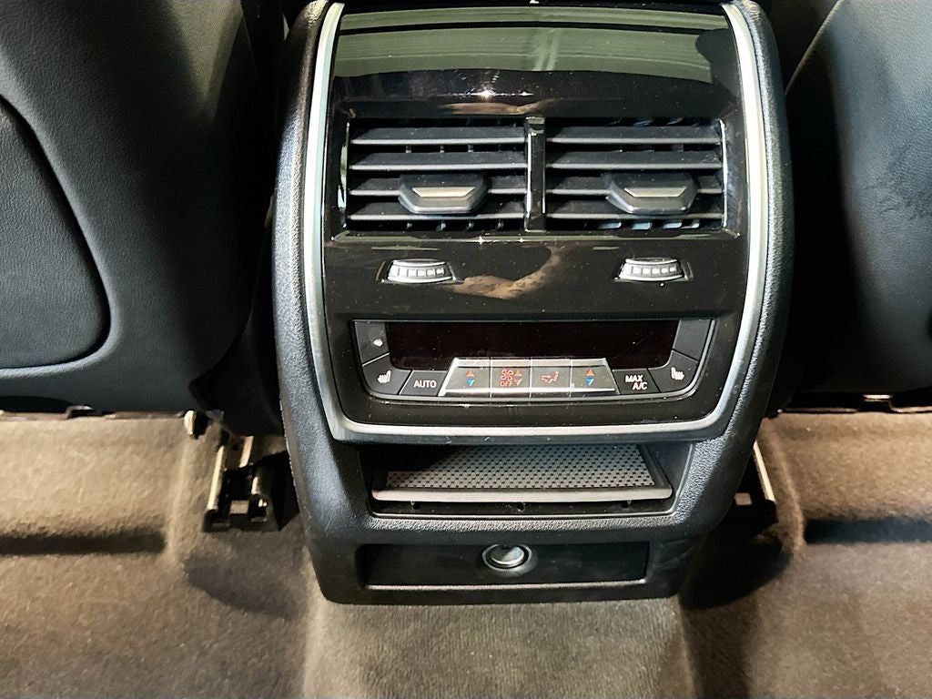 2025 BMW X6 xDrive40i
