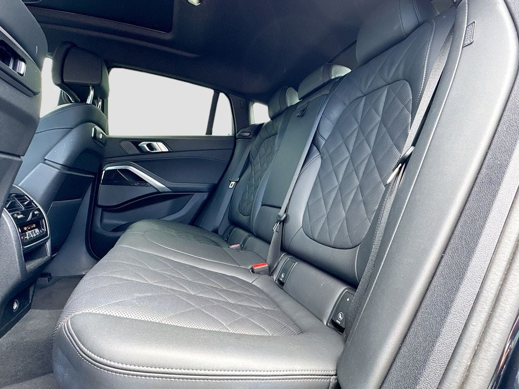 2025 BMW X6 xDrive40i