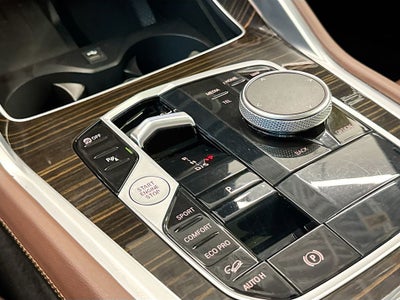 2025 BMW X6 xDrive40i