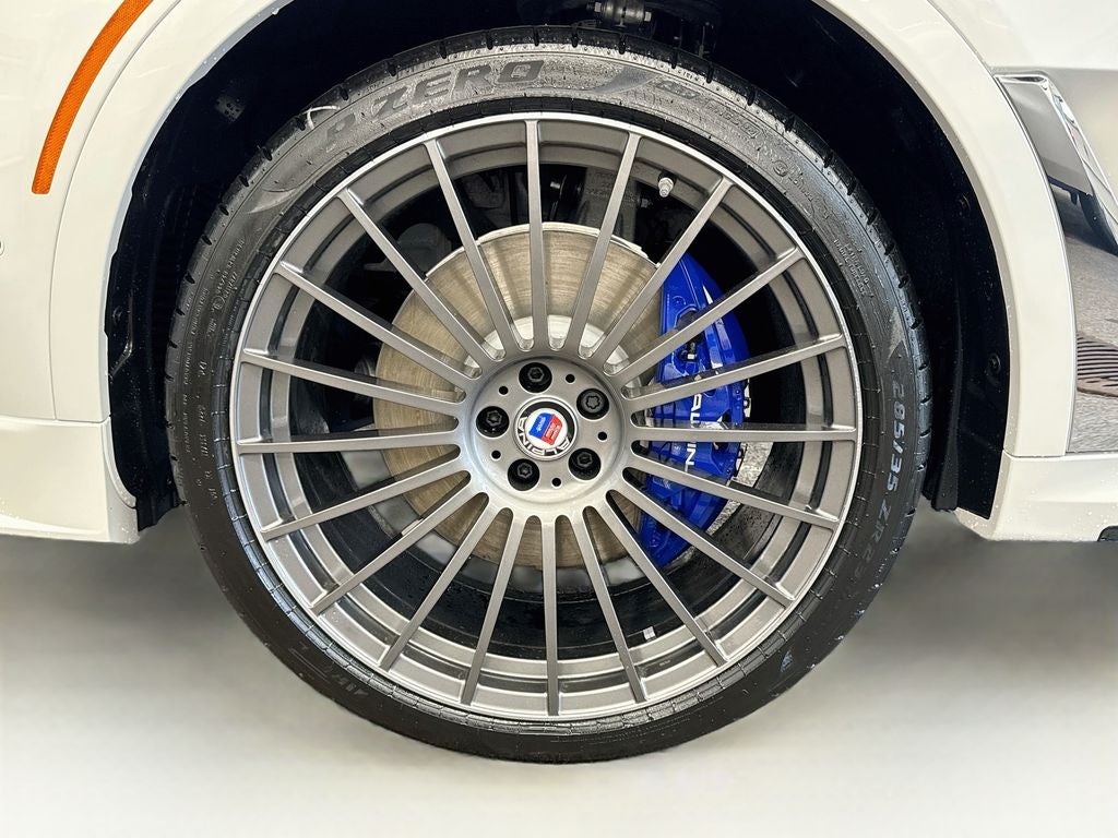 2026 BMW B7 Base