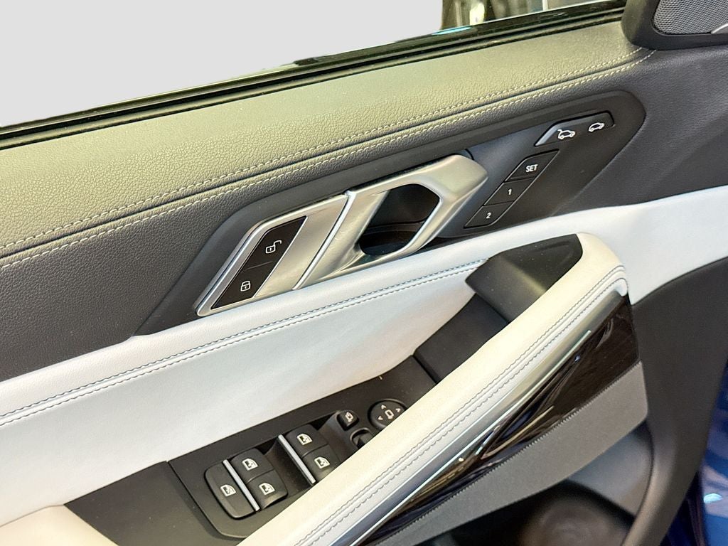 2023 BMW X6 xDrive40i