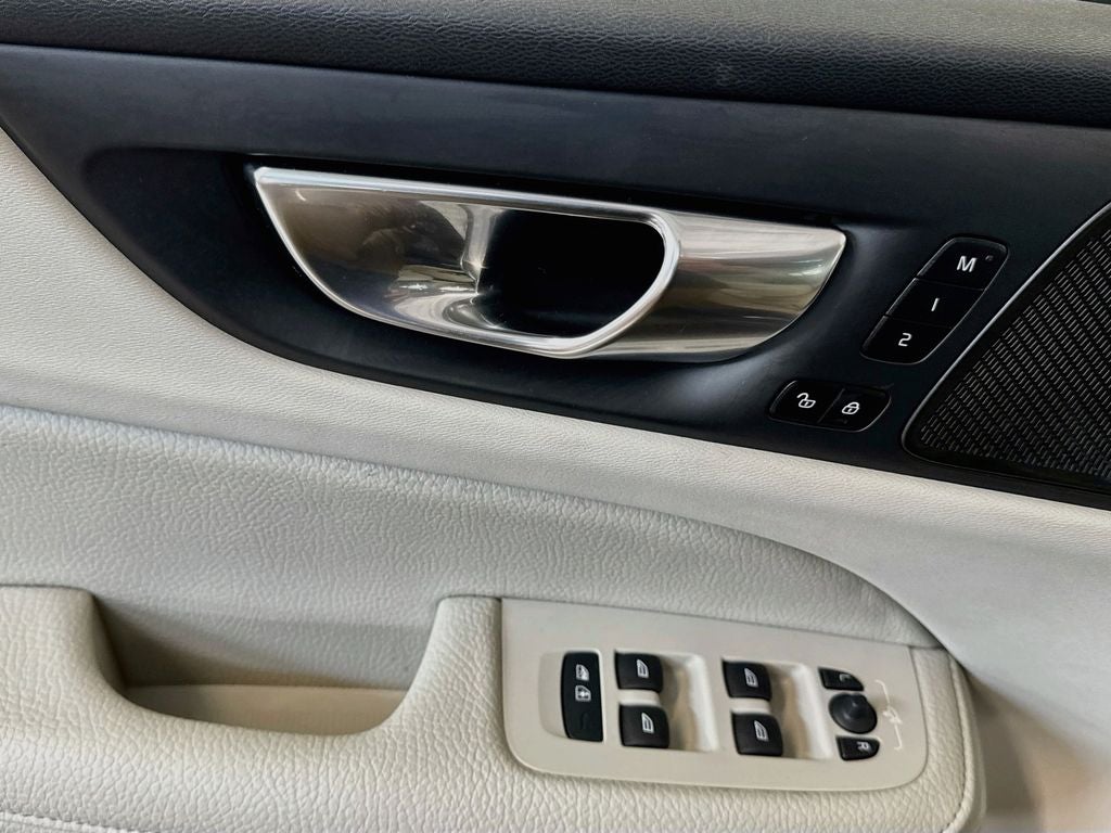 2022 Volvo S60 B5 Inscription