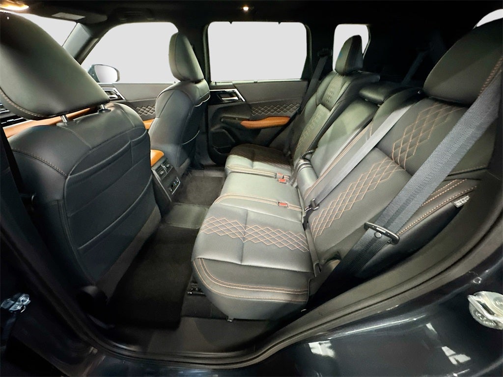 2025 Mitsubishi Outlander PHEV Base