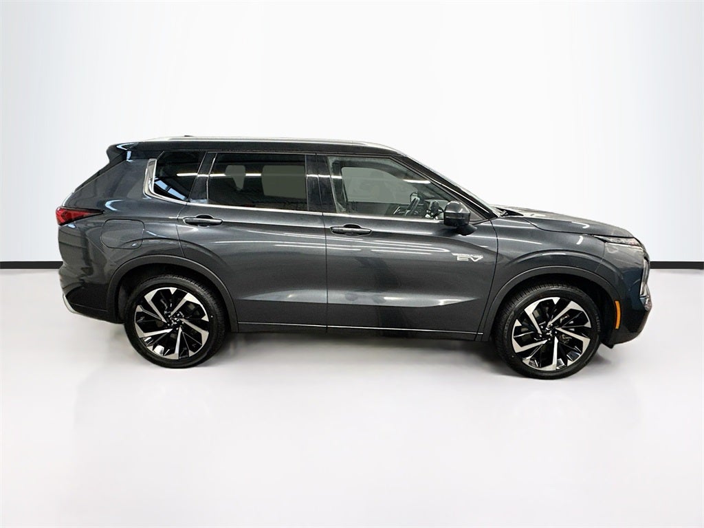 2025 Mitsubishi Outlander PHEV Base