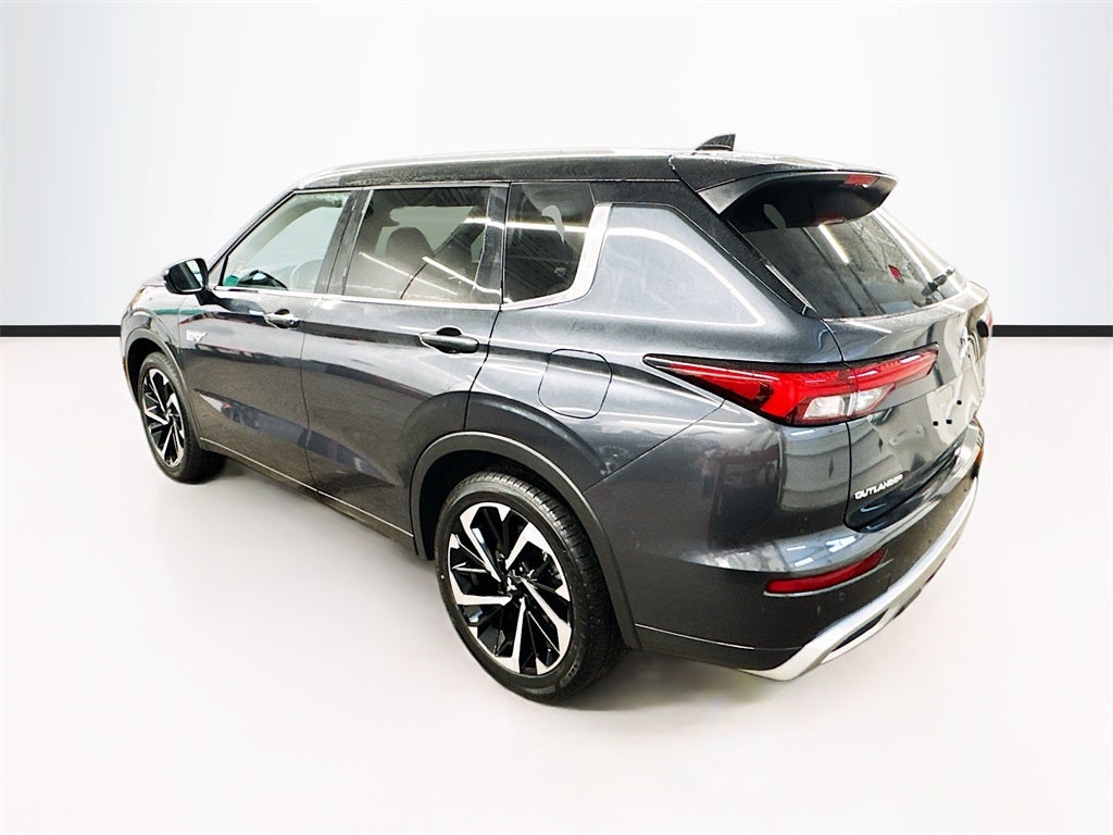 2025 Mitsubishi Outlander PHEV Base