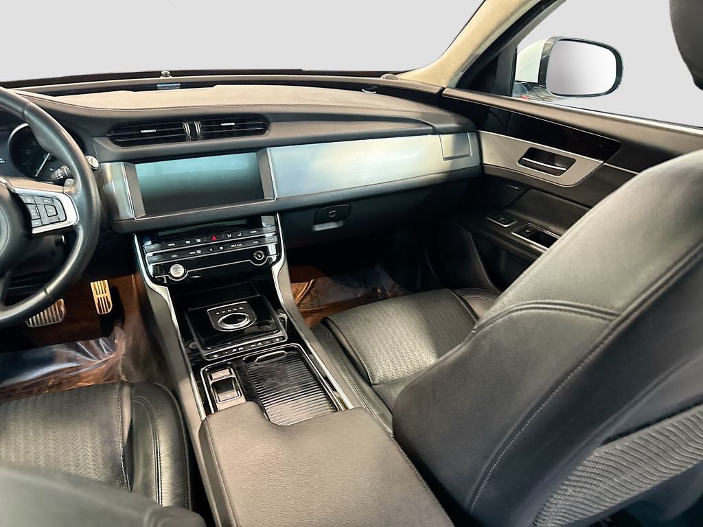 2020 Jaguar XF 25t Prestige