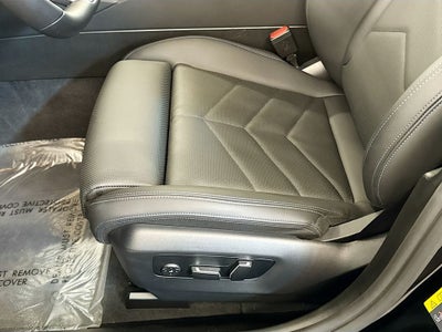 2025 BMW 550e xDrive 550e xDrive