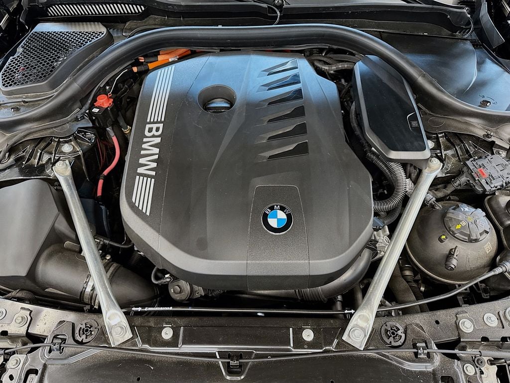 2025 BMW 550e xDrive 550e xDrive