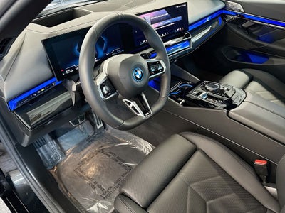 2025 BMW 550e xDrive 550e xDrive