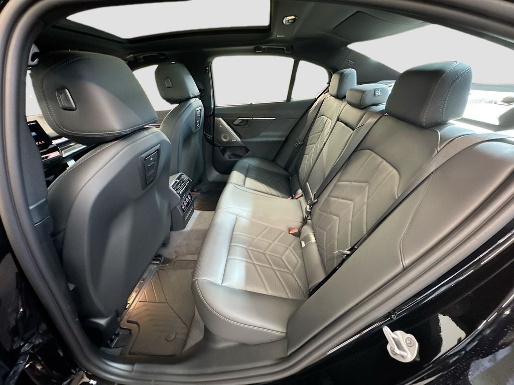 2026 BMW 550e 550e xDrive