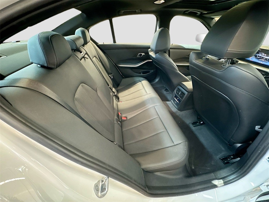 2025 BMW 3 Series 330i xDrive