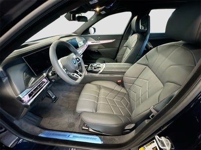 2026 BMW 750e xDrive Base