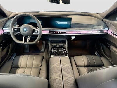 2026 BMW 750e xDrive Base