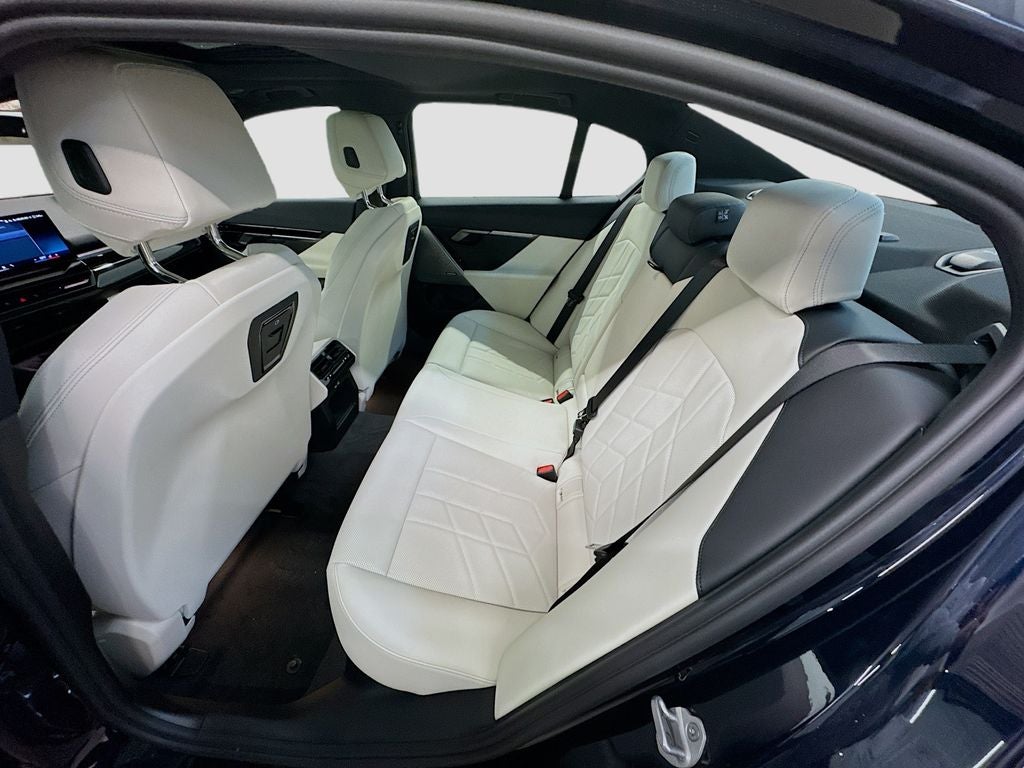 2026 BMW 530i 530i xDrive