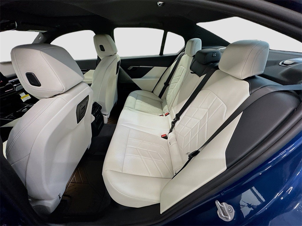 2026 BMW 530i 530i xDrive