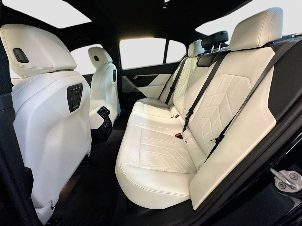 2026 BMW 540i 540i xDrive