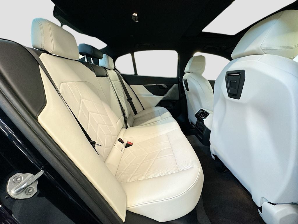 2026 BMW 540i 540i xDrive