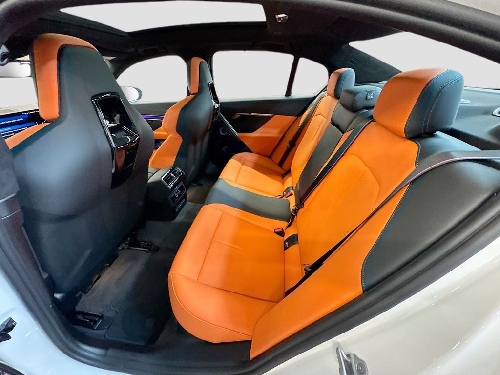 2027 BMW M5 Base