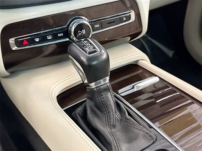 2018 Volvo XC90 T6 Momentum