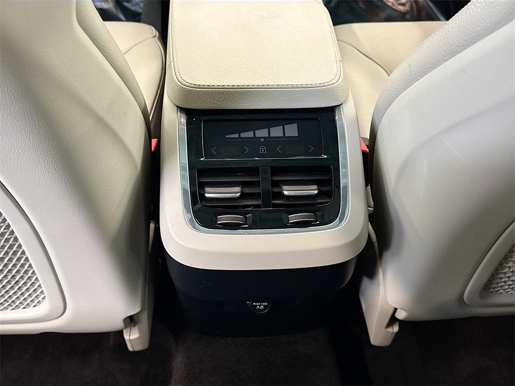 2018 Volvo XC90 T6 Momentum