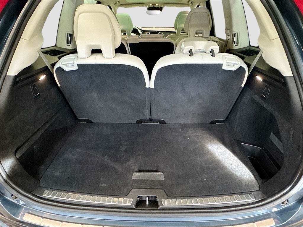 2018 Volvo XC90 T6 Momentum