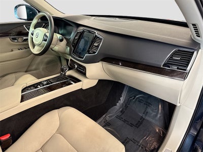 2018 Volvo XC90 T6 Momentum